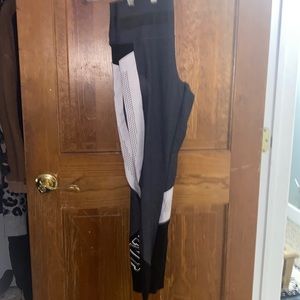 Victoria’s Secret active leggings
